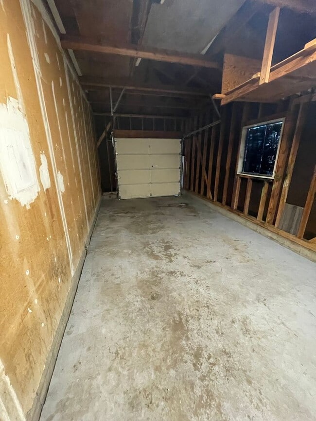 Building Photo - 4 Bed 2 Bath Ranch style Home Available Oc...