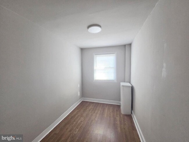 Building Photo - 1461 Lardner St