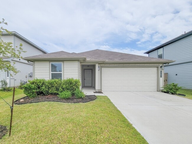 Building Photo - 23651 Silver Concord Dr