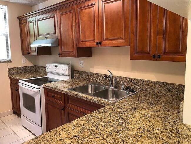 Building Photo - 8433 Forest Hills Dr