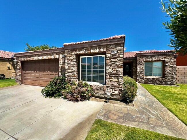 Building Photo - 82222 Pinyon Ave
