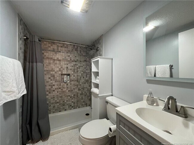 Building Photo - 250 Sugar Gum Ln