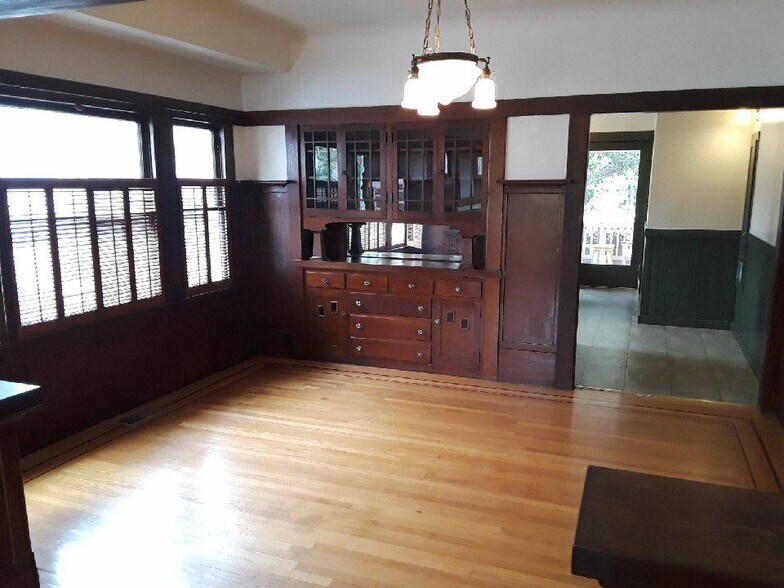 Building Photo - 1707 35th St