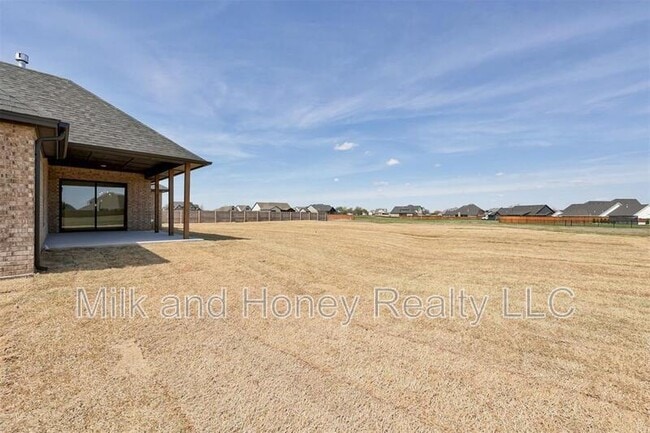Building Photo - 1007 River View Dr