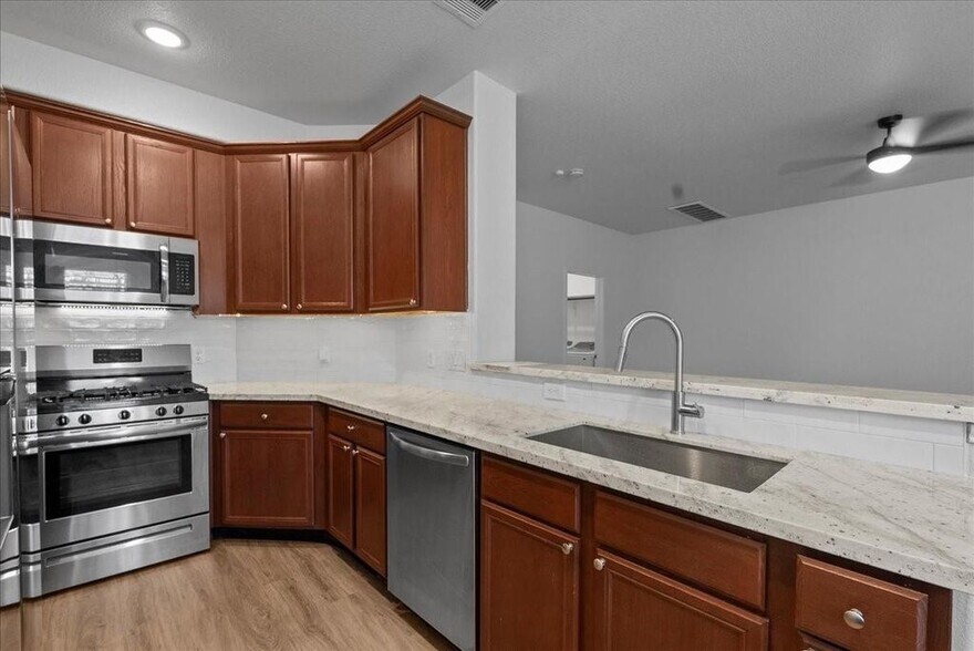 Building Photo - 17114 Amarose Dr