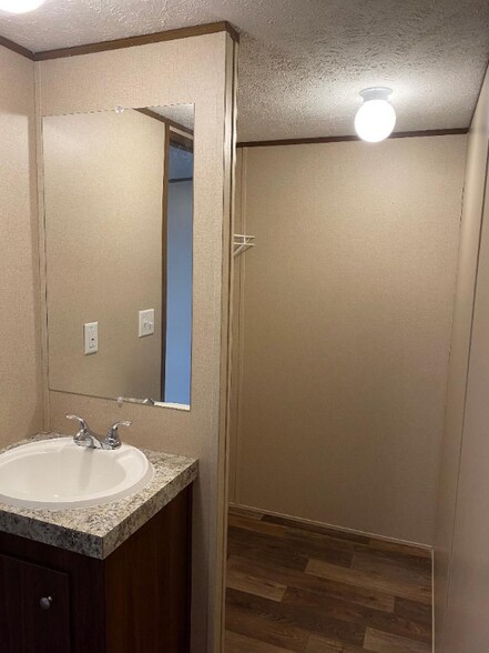 Building Photo - 27 Jordans Star Way