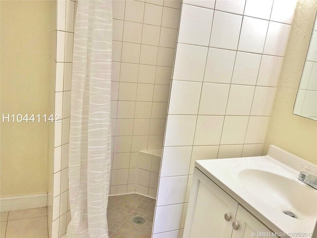 Building Photo - 1521 N 59th Terrace