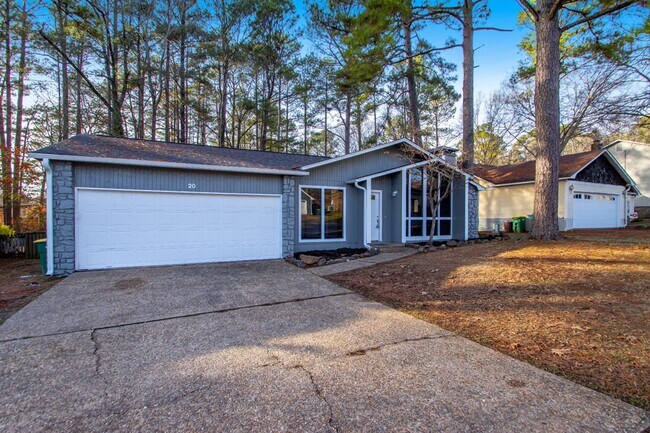 Building Photo - 20 Laver Cir