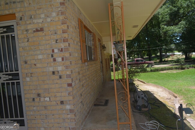 Building Photo - 354 Roy Huie Rd
