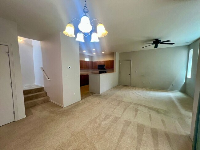 Building Photo - Hawk's Prairie 3BD + Bonus Area
