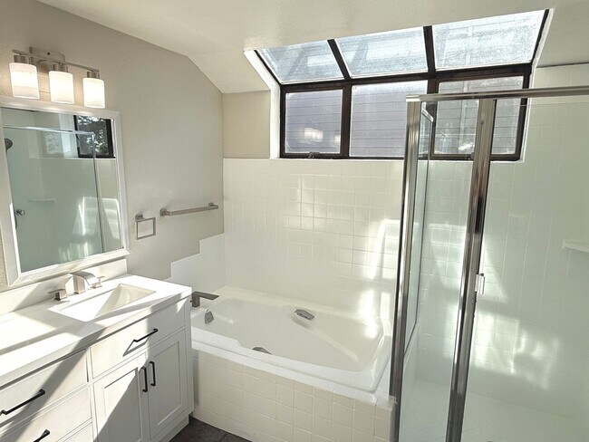 Building Photo - $4,250 / 3 BR + OFFICE - LUXURY HILLTOP HOME WITH PANORAMIC BAY & CITY-LIGHT VIEWS