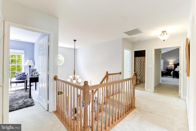 Building Photo - 2945 Oakton Knoll Ct
