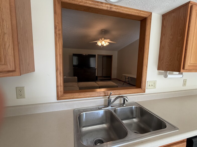 Building Photo - 148 Trader Ct