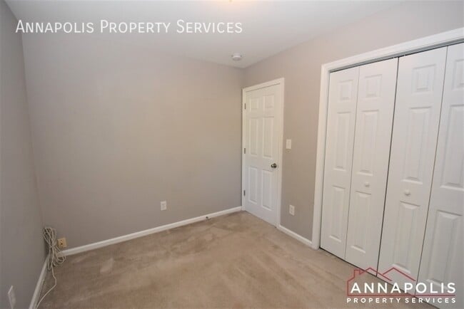 Building Photo - 442 Poplar Ln