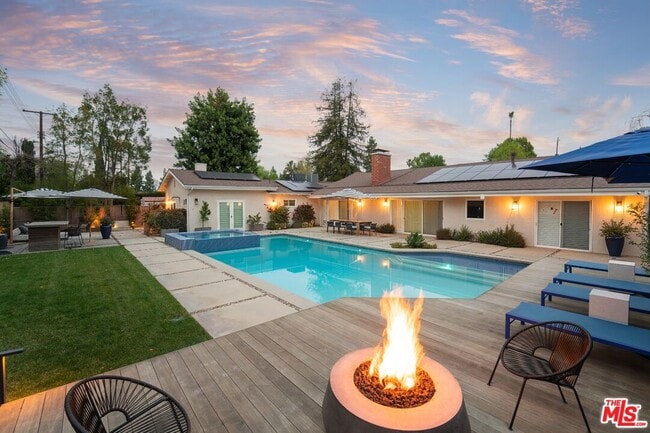 Building Photo - 4731 Deseret Dr