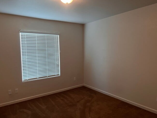 Building Photo - 2578 Bell Port Ave