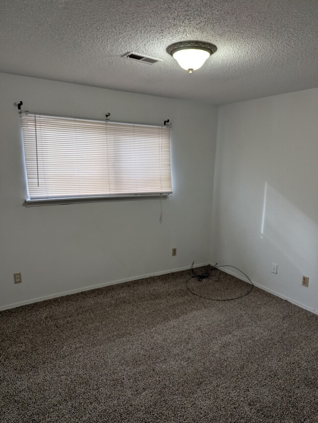 Building Photo - 108 Burwash Ave