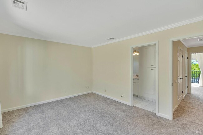 Building Photo - 945 Hunt Ave