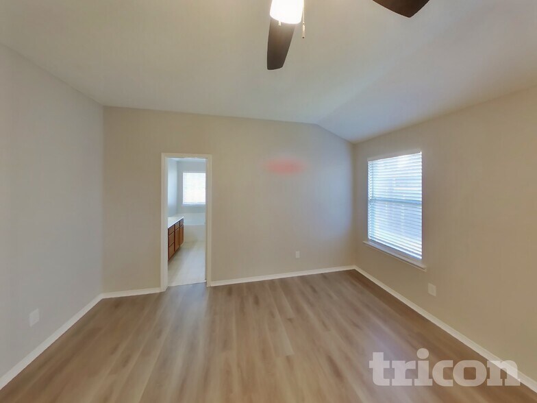 Building Photo - 7210 Compass Point Dr