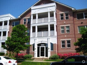 Building Photo - Gorgeous Harbor Park Condo downtown Kenosha!