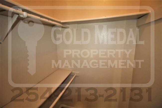 Building Photo - Spacious & affordable 3-bed, 2.5-bath! - Now Available for Rent!