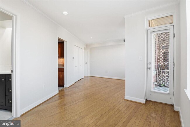 Building Photo - 1801 Calvert St NW