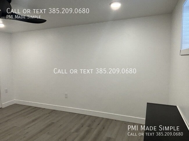 Building Photo - Renovated Duplex on a Quiet Cul-de-sac
