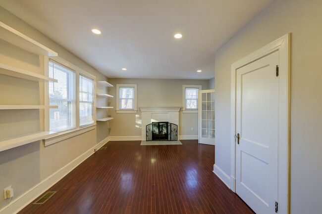 Building Photo - Modern End-Unit Townhome with Garage + Outdoor Space in SE DC