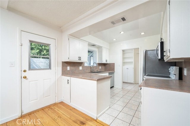 Building Photo - 205 S Hacienda Ave