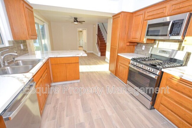 Building Photo - 729 Mardigras Ct