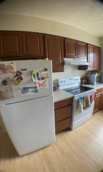 Building Photo - 370 S Highland Ave