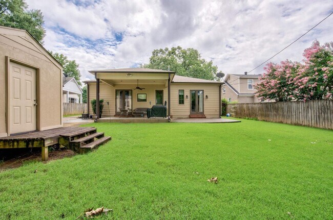 Building Photo - 3786 Rosedale Dr