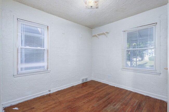 Building Photo - 6506 Memorial Ave