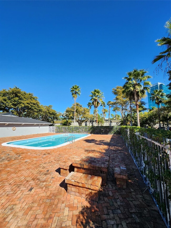 Building Photo - 9001 SW 77th Ave