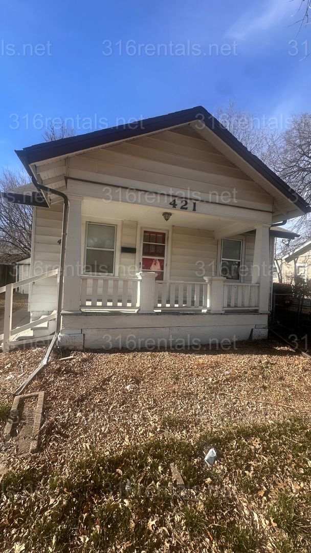 Building Photo - $1175 - 3 bed 1 bath - Single Family Home