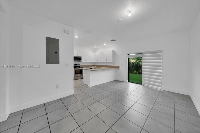 Building Photo - 18320 SW 148th Rd