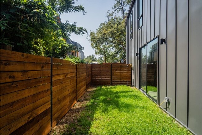 Building Photo - 1103 Cherico St