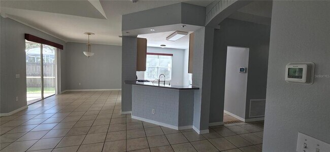 Building Photo - 1305 Lakehurst Way