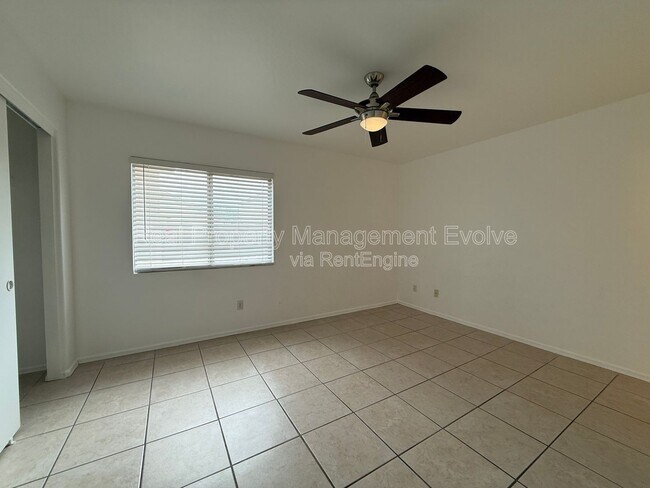 Building Photo - 11915 W Rosewood Dr