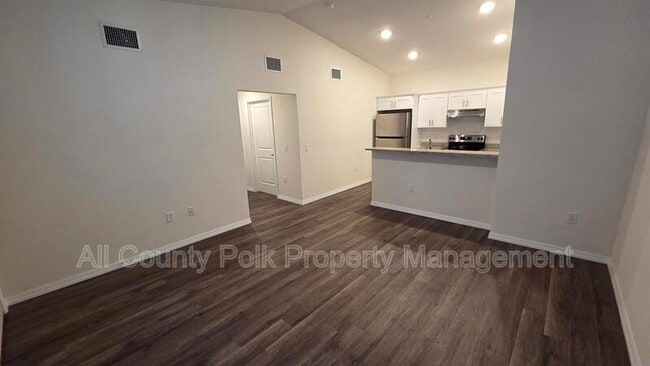 Building Photo - 915 Ariana St