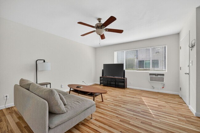 Building Photo - Cute and cozy Chula Vista 2bed/1bath condo available!