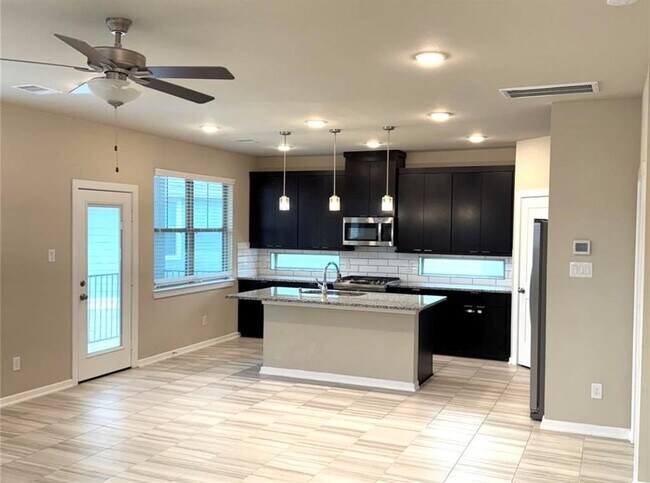 Building Photo - 7623 Green Bulrush Wy