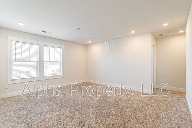 Building Photo - 112 Walking Stick Wy