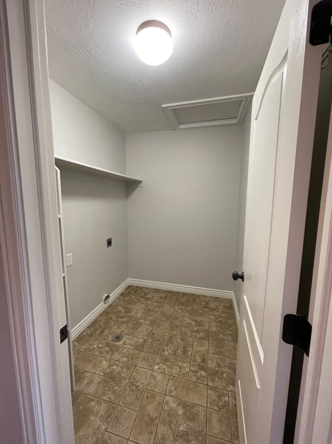 Building Photo - 14771 S Falkland Cove