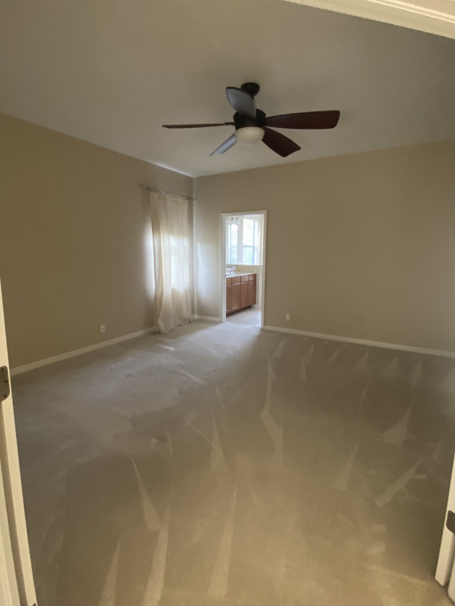 Master room - 15631 N Himes Ave