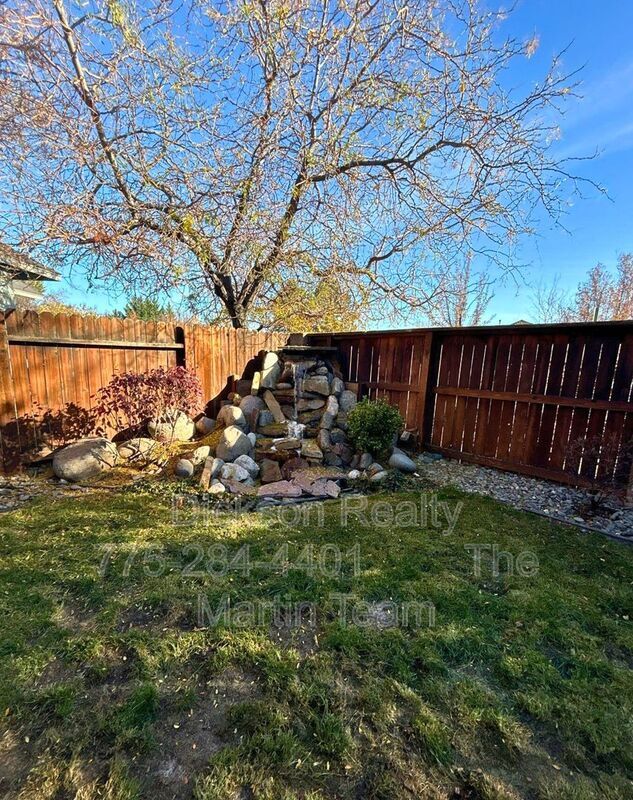 Building Photo - 5353 Desert Peach Dr