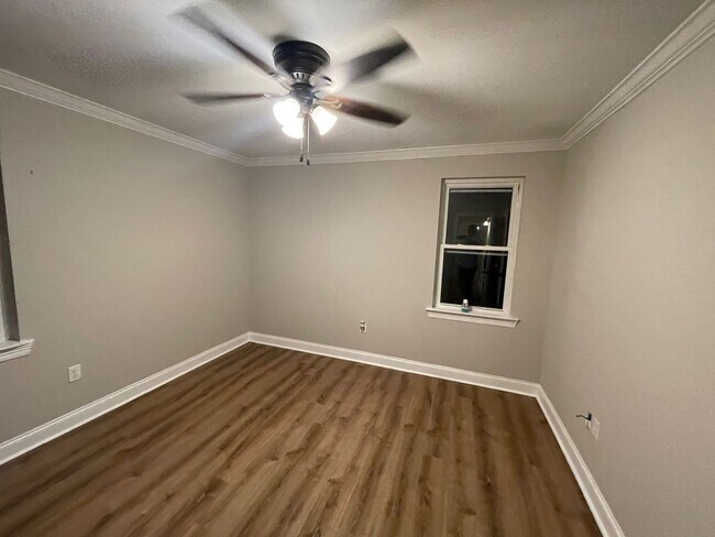 Building Photo - 3715 Winbourne Ave
