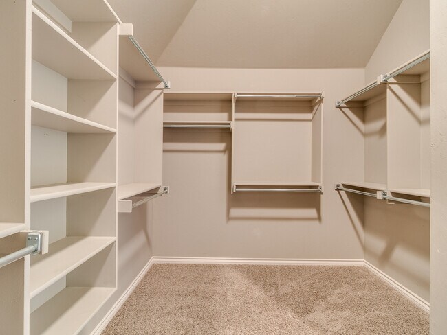 Building Photo - 3813 Normandy Rd