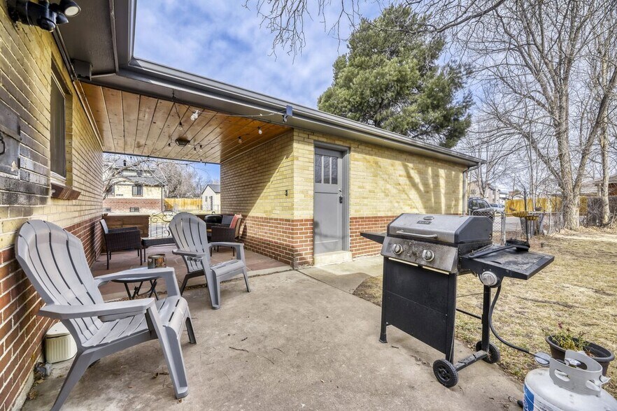 Building Photo - 2160 Osceola St