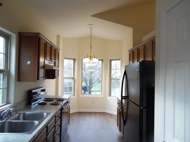 Building Photo - 3005 Roundway Down Ln